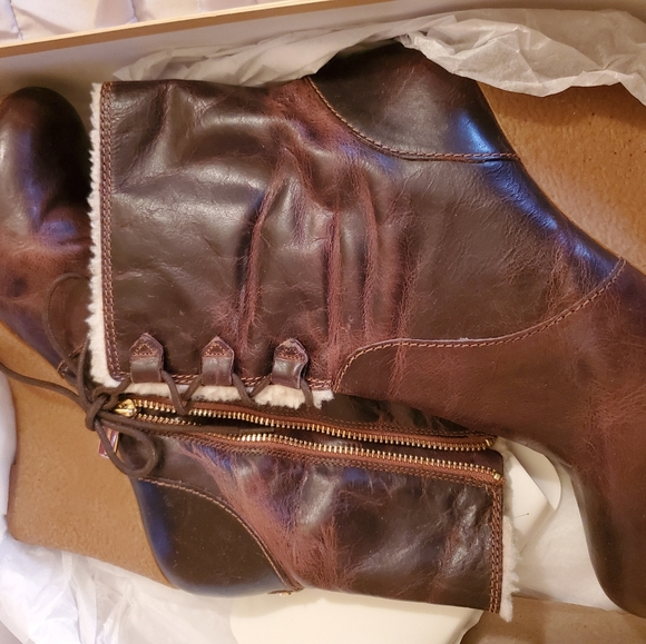 Women's distressed Leather booties - Picture 1 of 6